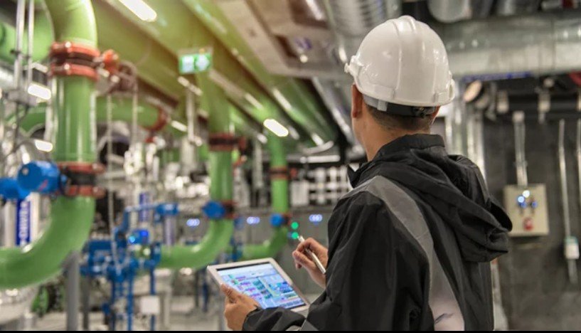Engineer analysing chiller plant
